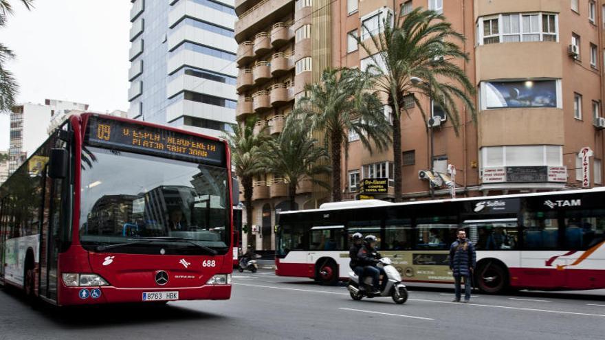 Los autobuses de Alicante invitan a no beber alcohol durante la Navidad