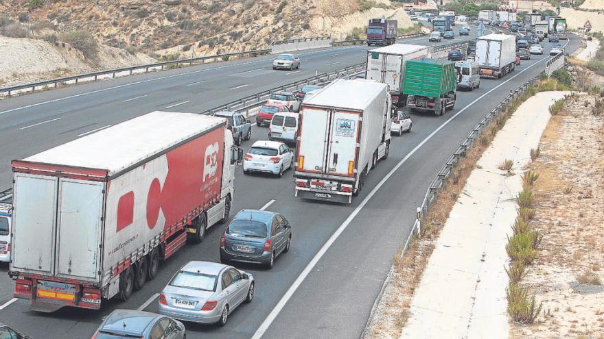 El Consell exige a Fomento la remodelación de la A-31 y el enlace en tren al aeropuerto