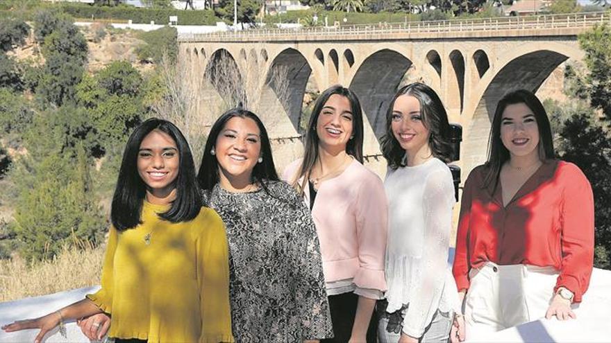 Carmen Rubert y sus damas, listas para disfrutar de su año