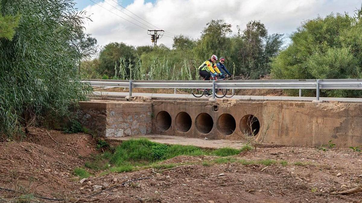 Reformas para evitar el paso del agua a Los Nietos