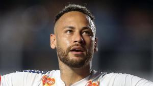 Neymar, del Santos, celebra un gol durante un partido del Campeonato Paulista entre Santos y Agua Santa en el Estadio Urbano Caldeira en Santos (Brasil). EFE/ Guilherme Dionizio