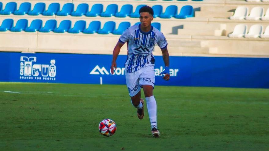 El Atlético Baleares traspasa a Óscar Sánchez al Linares