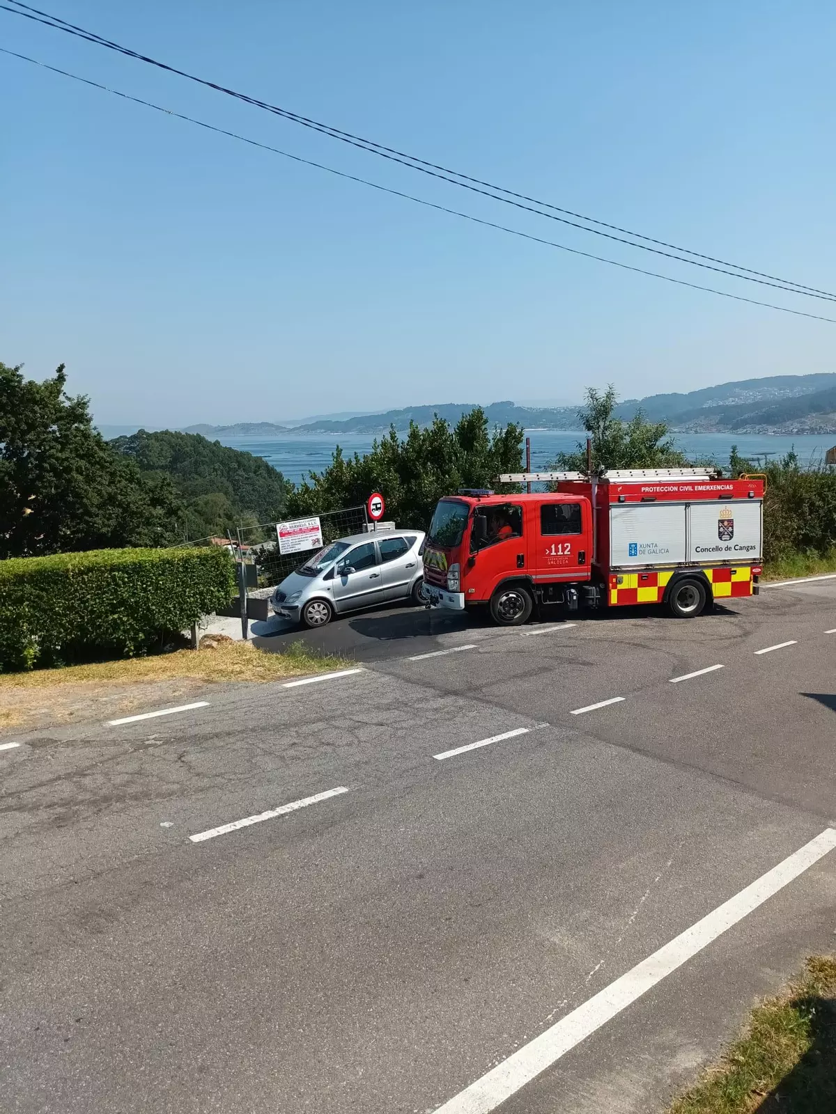 Evacuada una mujer al caer por las escaleras de la playa de Castiñeiras, en O Hío