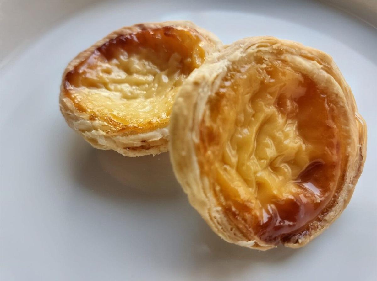 Los pasteles de nata del Sanbrandan de Alfredo Vicenti, en A Coruña.