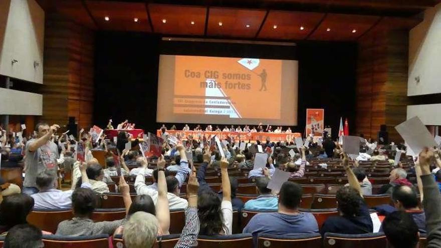 Asistentes al VII Congreso Nacional de la CIG, ayer, en Santiago.