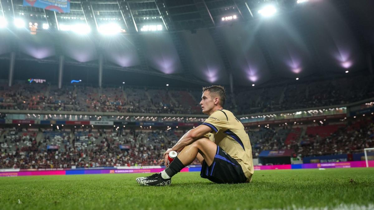 Marc Casadó, sobre el césped del Estadio Mundialista de Seúl