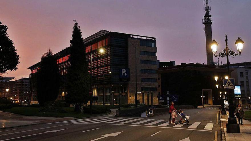 Edificio de consejerías del Principado en Llamaquique, en Oviedo.