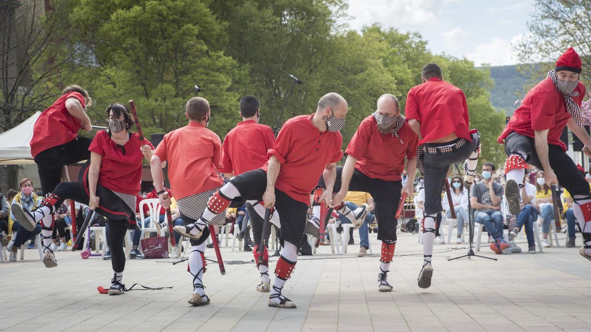 Ball d’una de les colles, l’any passat a Súria