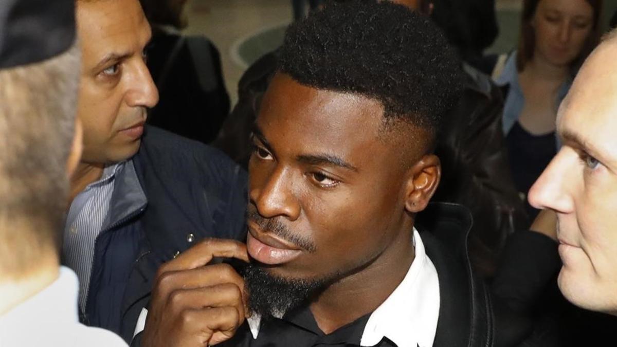 Serge Aurier, defensa del París Saint Germain, a su llegado a los juzgados.