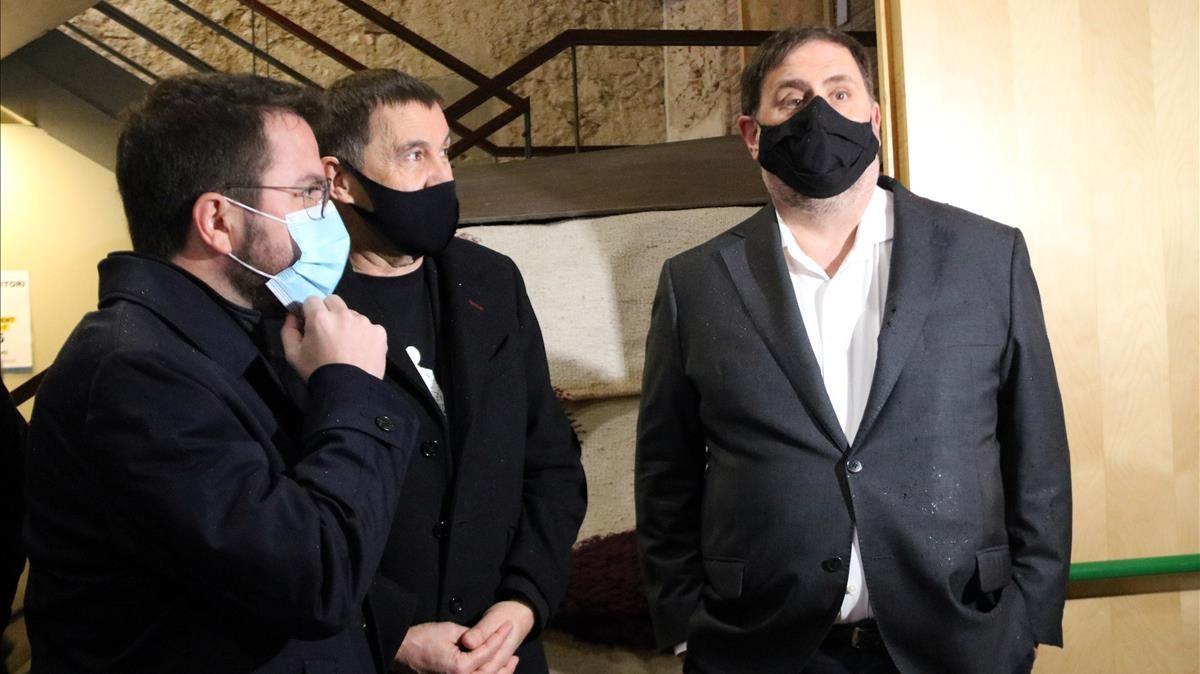 Imagen de Aragonès, Otegi y Junqueras en Girona. Imagen de Aragonès, Otegi y Junqueras en Girona.