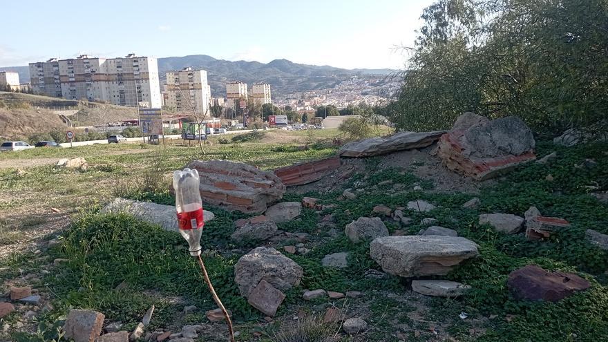 La calle Máximo Gorki y el cerro ‘megalítico’