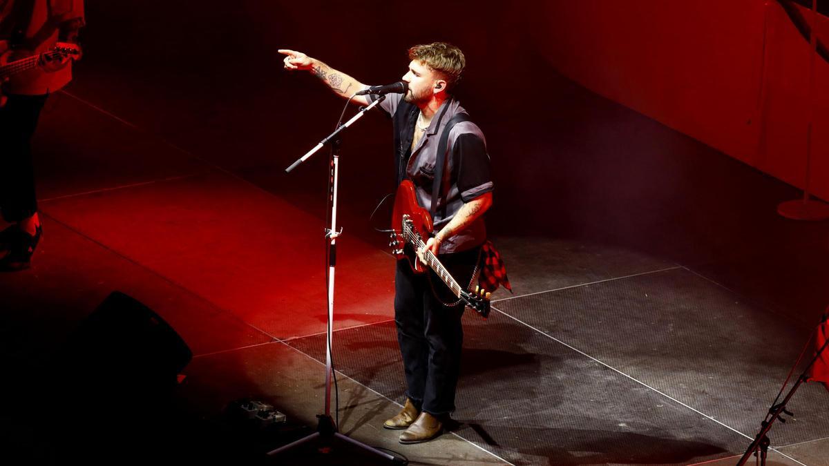 Dani Fernández durante su concierto de la plaza del Pilar.