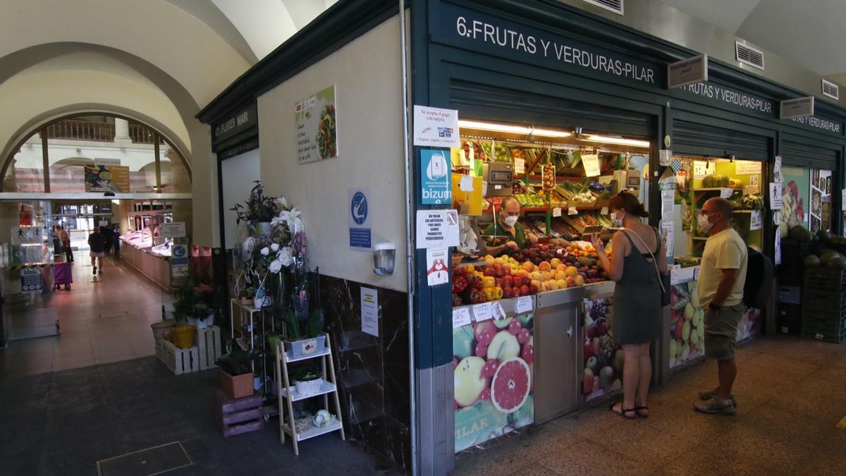 Puestos del mercado Sánchez Peña, en la Corredera.