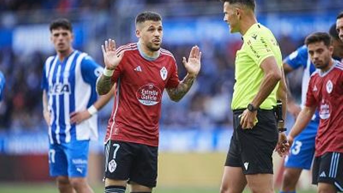 Carles Pérez, durante un partido con el Celta.