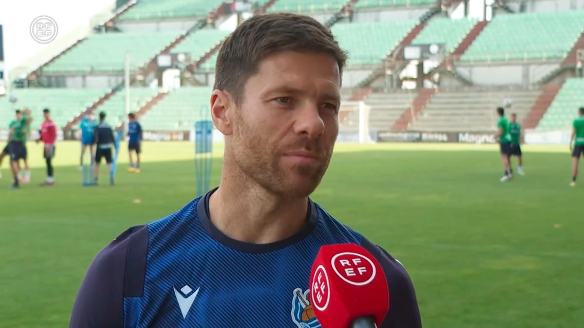 Xabi Alonso y su primera experiencia como entrenador en el Playoff de Segunda B: "Soy un novato en esto"