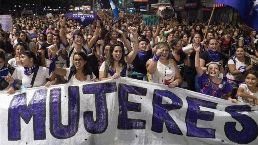 8-M: Las mujeres en Uruguay toman las calles exigiendo igualdad y justicia