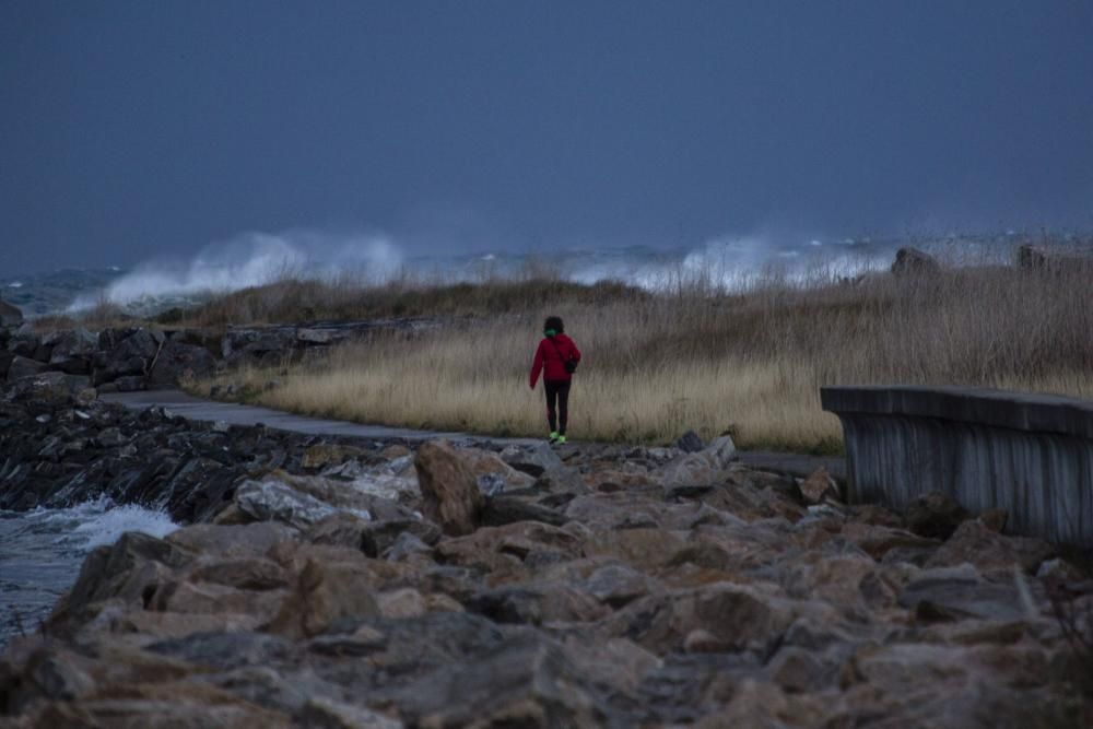 Temporal de viento y oleaje en Asturias