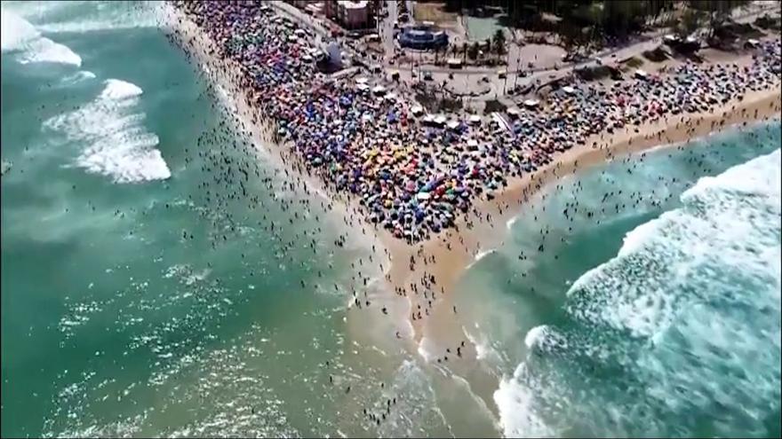 Calor extremo y playas abarrotadas en Río de Janeiro