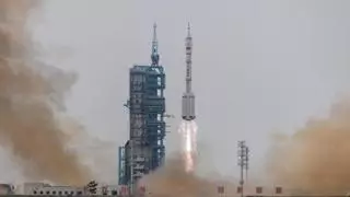 La nave tripulada china Shenzhou-18 viajará a su estación espacial este jueves
