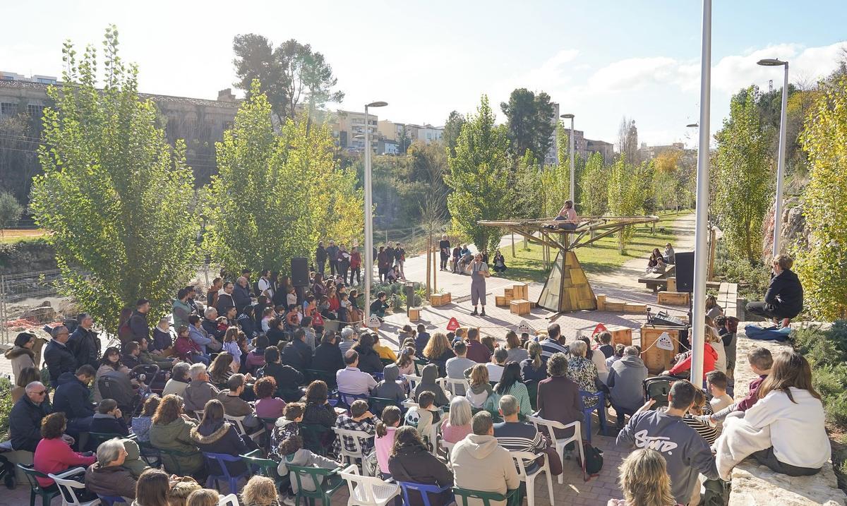 Representación en el parque de las Mamás Belgas en Ontinyent.