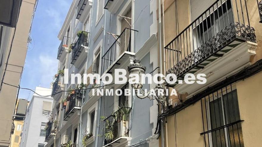 Oportunidad inmobiliaria en Valencia: luminoso piso en una ubicación privilegiada por 172.000 Euros