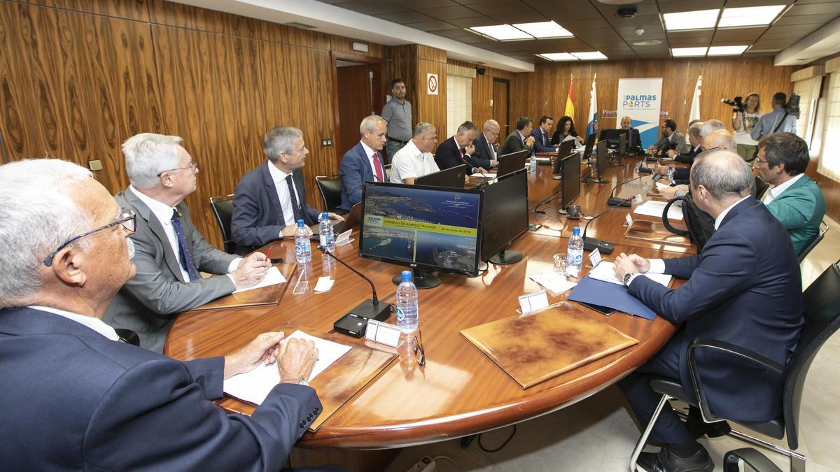 Foto de la reunión del consejo de administración del Puerto de junio de 2019, cuando se avaló el proyecto de Totisa
