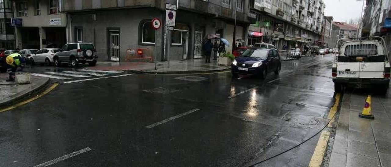 Calle D  |  Una de las calles más comerciales queda en su totalidad de sentido único. Los coches podrán tomar esta vía desde Praza da Marina y continuar la marcha en dirección González Taboada.