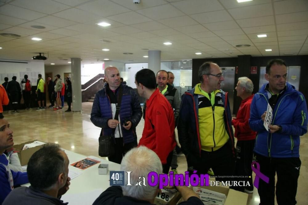 Recogida de dorsales, ambiente y salida de la XXXI Media Maratón Ciudad de Lorca