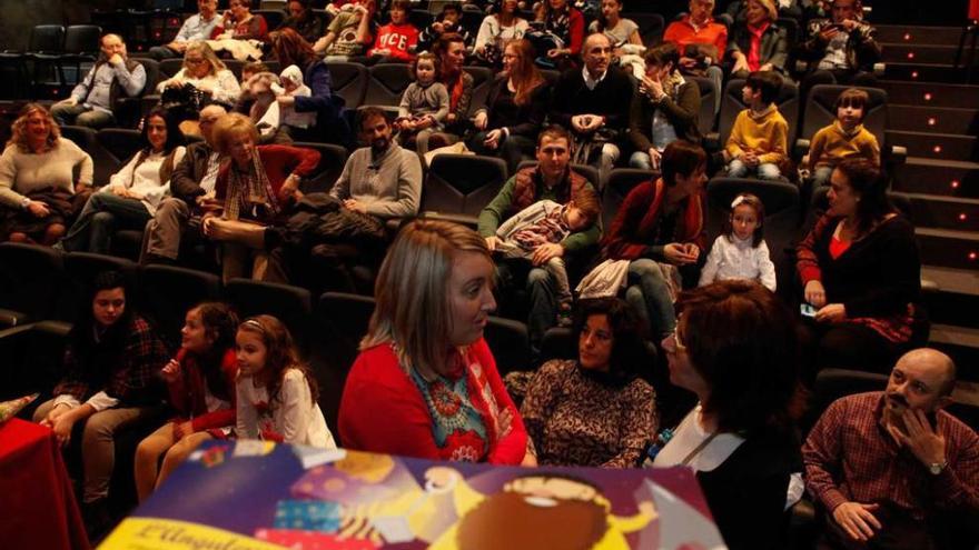 Participantes en el acto celebrado en el Acuario.