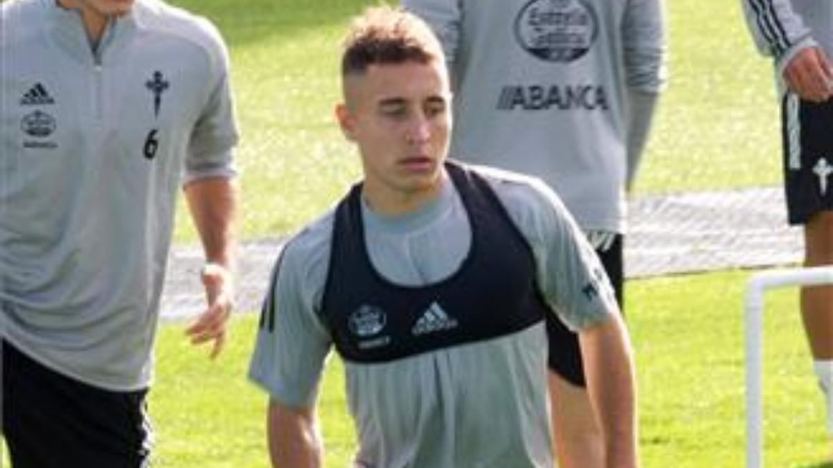 Emre Mor en un entrenamiento