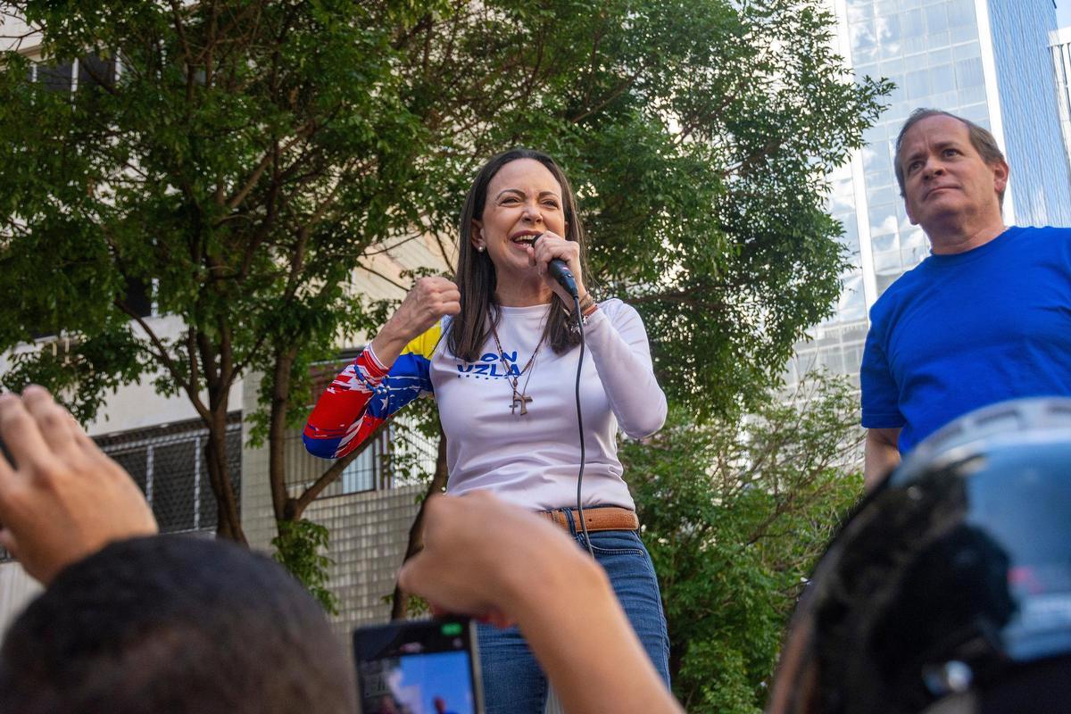 Archivo - La líder opositora venezolana María Corina Machado interviene durante una protesta en Caracas