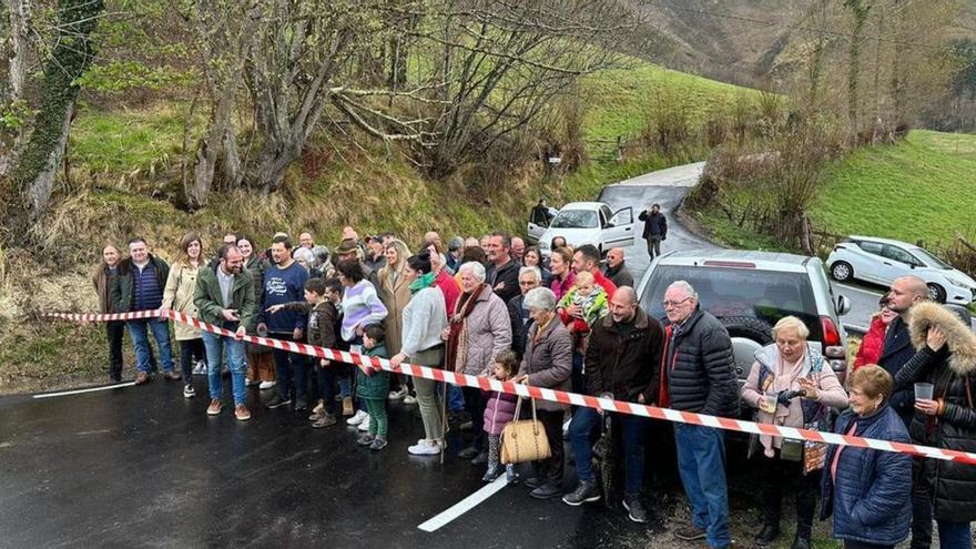 El Moru (Piloña) estrena su renovada carretera | J. Q.