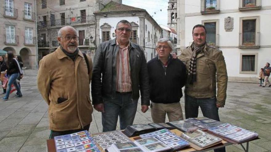 Manuel Arias, Julio Rodríguez, Manuel Mosquera y Javier Estévez, ayer, en la Constitución.  // Ricardo Grobas