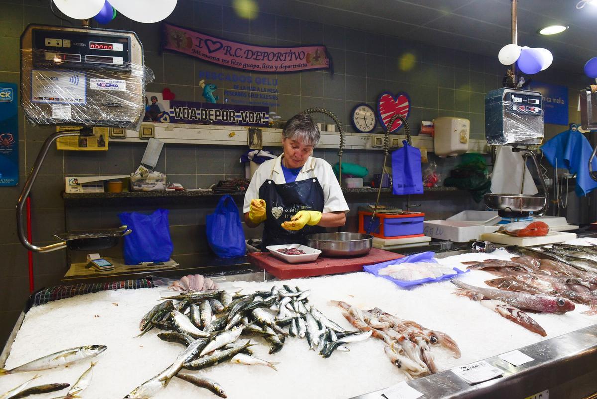 Venta de sardinas en la plaza de Lugo a dos semanas de San Juan Venta de sardinas en la plaza de Lugo a dos semanas de San Juan