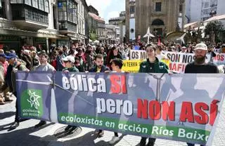 Una manifestación exige en Pontevedra el final de la “depredación energética”