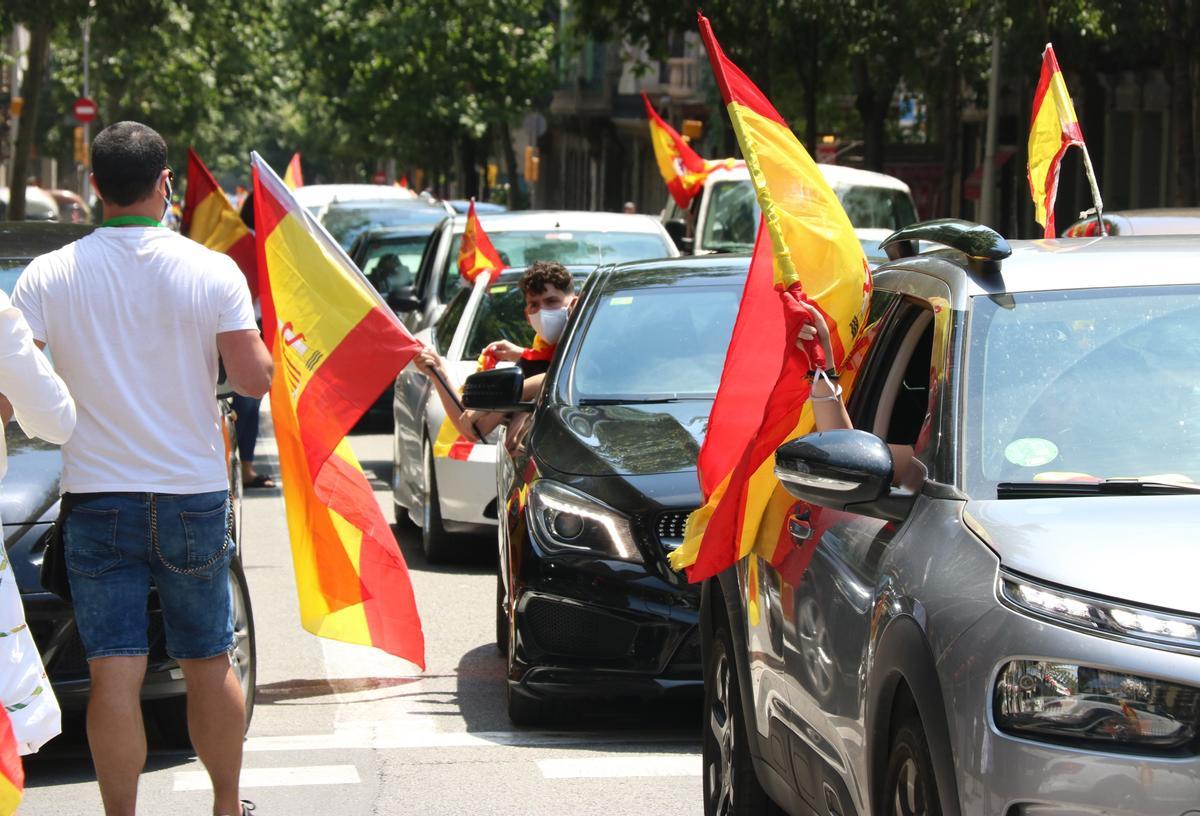 «Maricon de merda, et mataré»: petició de presó per insults en una protesta de Vox a Barcelona