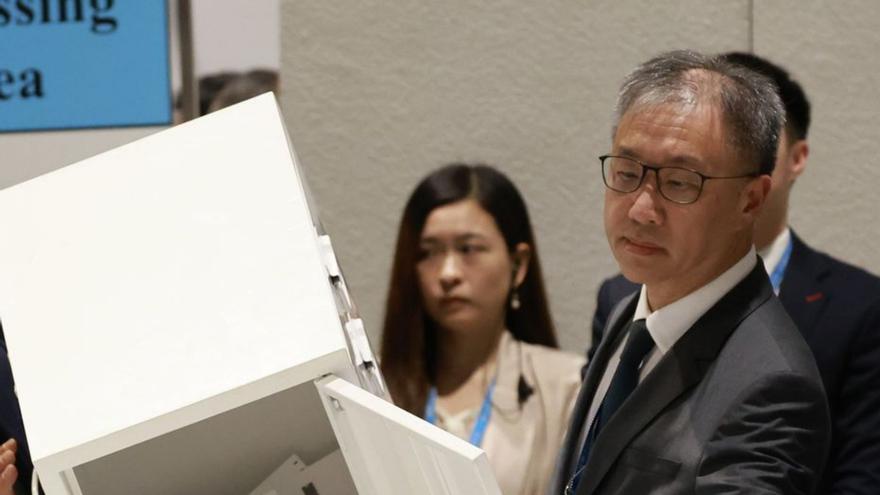 Inici del recompte en les eleccions de Hong Kong, diumenge. | MAY JAMES / EFE