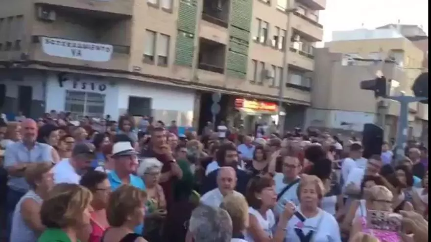 A las vías por tercer día