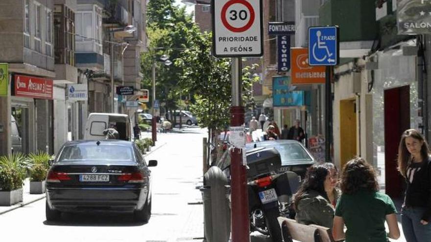 La calle Portela, en O Calvario, está entre las más de 200 limitadas a 30 km/h.  // Jorge Santomé