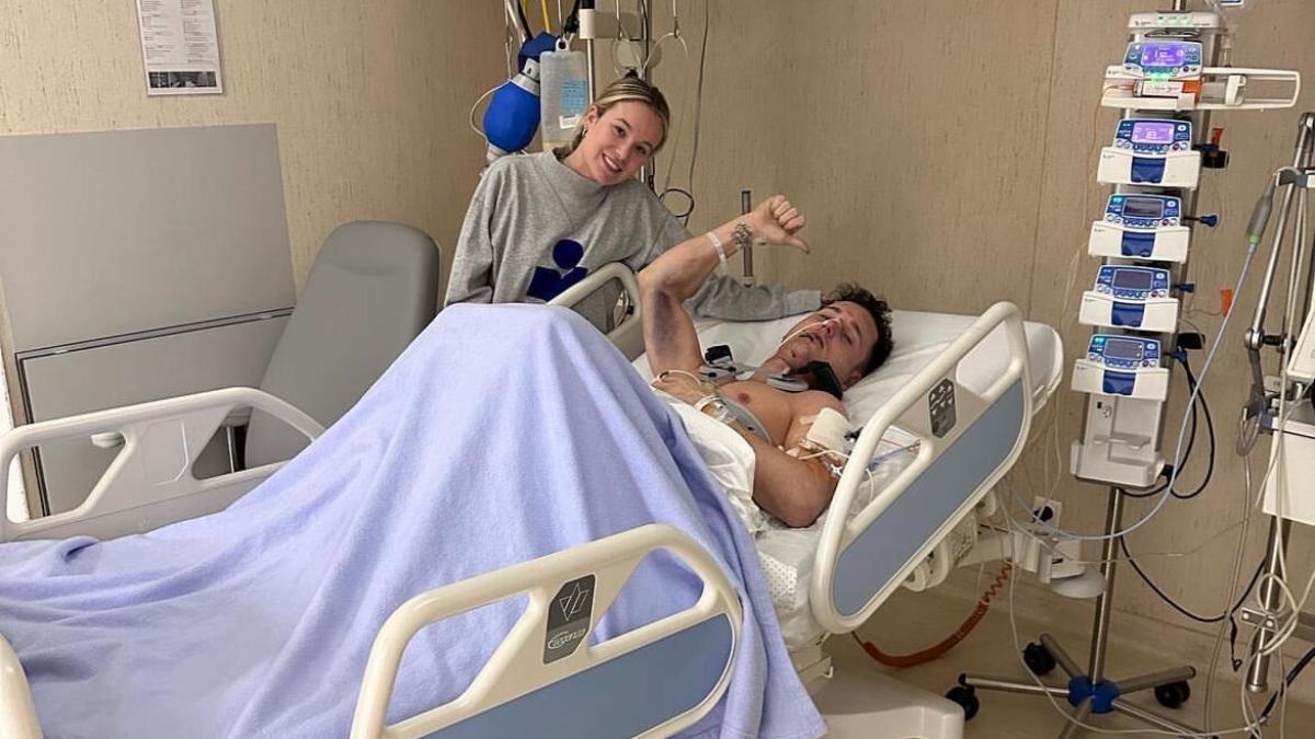 Pol Espargaró, pulgar arriba después de la operación de mandíbula