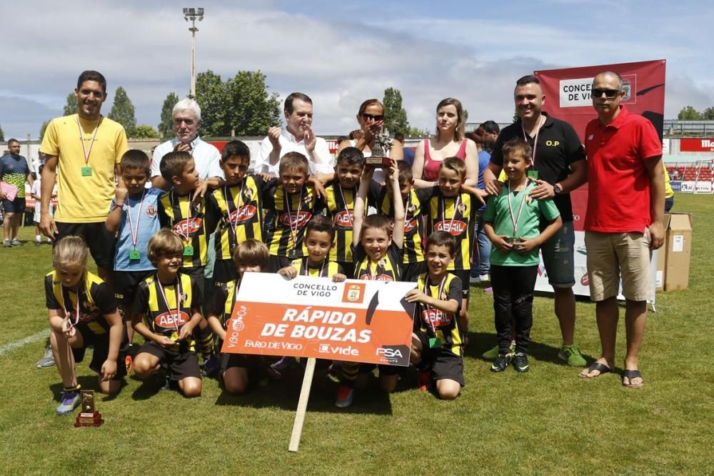 Los campeones de la Vigo Cup recogen sus trofeos