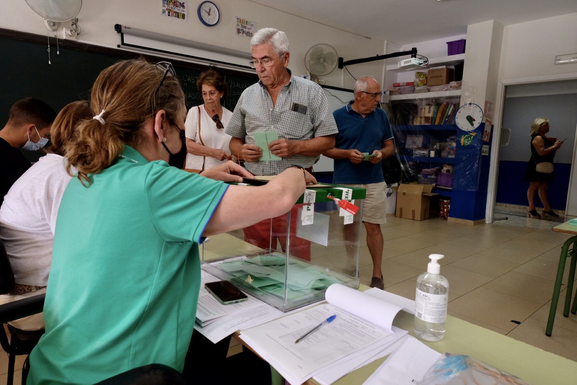 El 19J en imágenes: los candidatos ejercen su derecho al voto