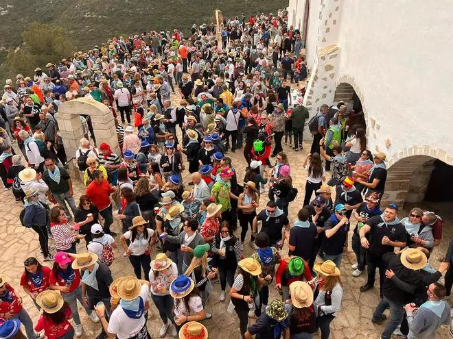 Peñíscola celebra su popular romería hasta la ermita de Sant Antoni