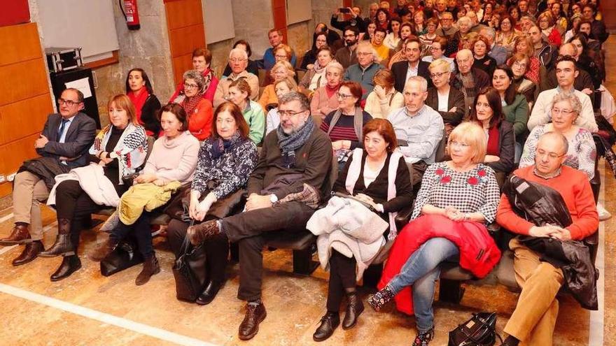 Asistentes a la conferencia de ayer en el Auditorio Municiapal do Areal en Vigo. // J. Lores