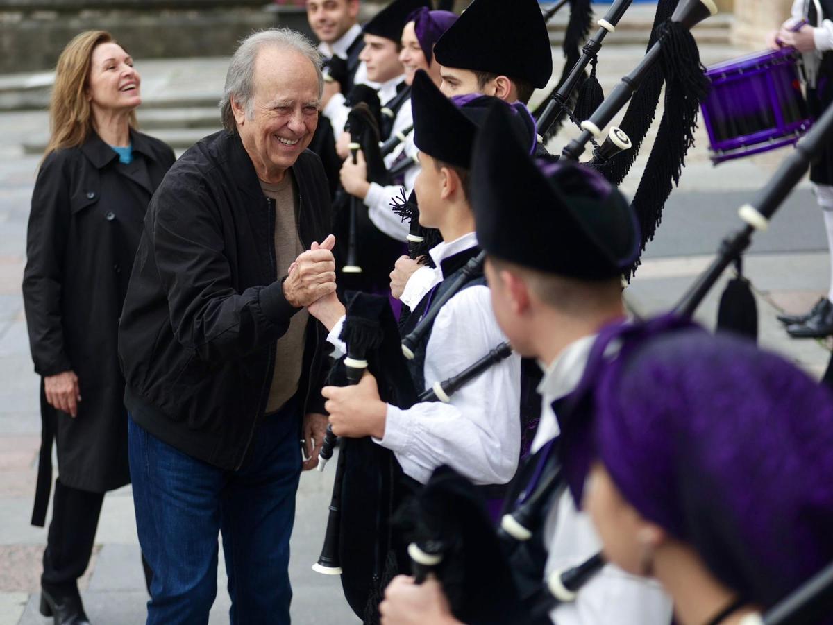 Así fue la llegada de Joan Manuel Serrat a Oviedo para recibir el premio "Princesa de Asturias" de la Artes
