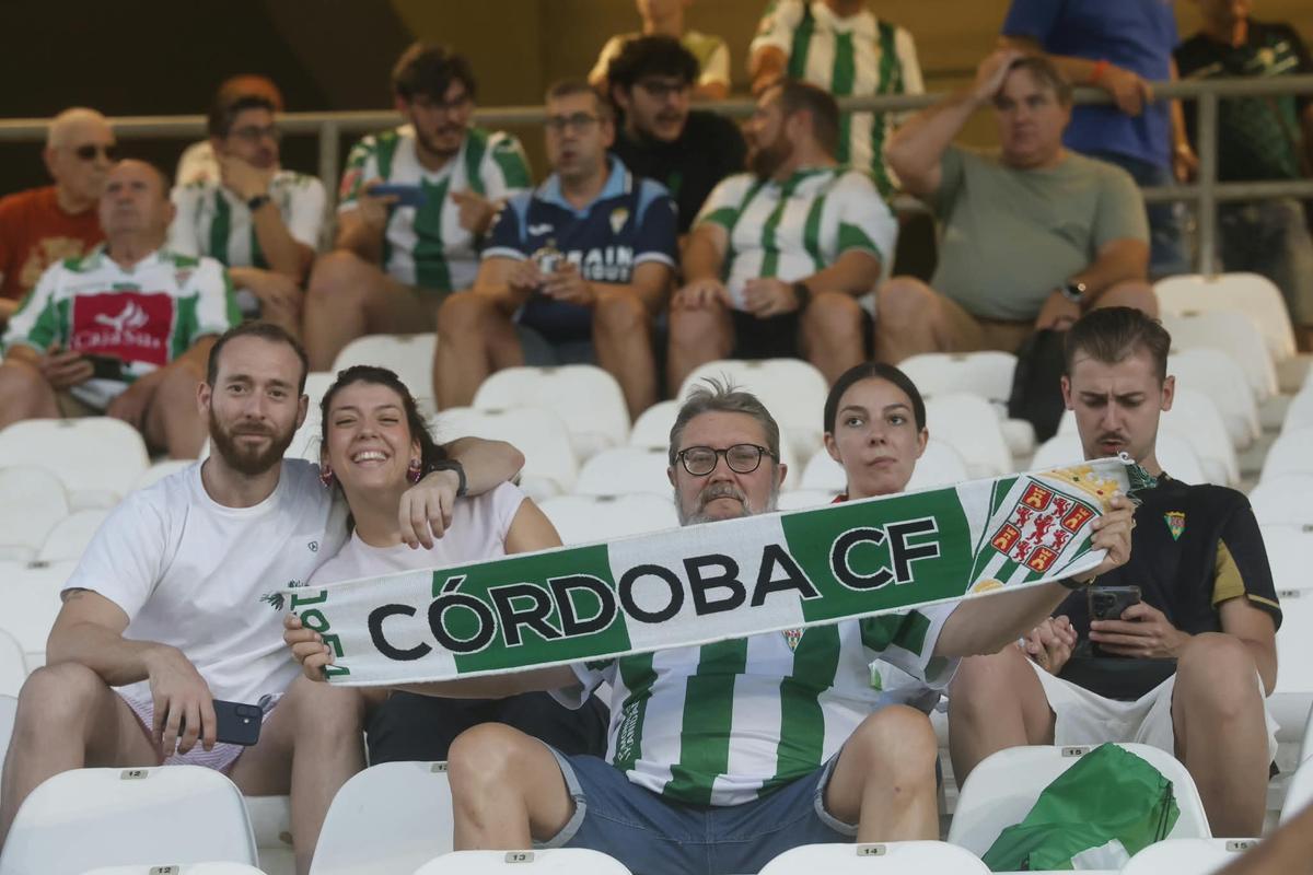Córdoba CF-Granada | Las imágenes de la afición en El Arcángel