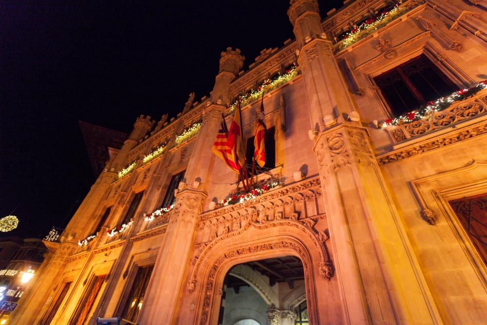 Encendido de luces en Palau Reial