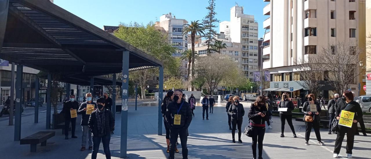 Protesta de los peluqueros en Alicante para reclamar la bajada del IVA