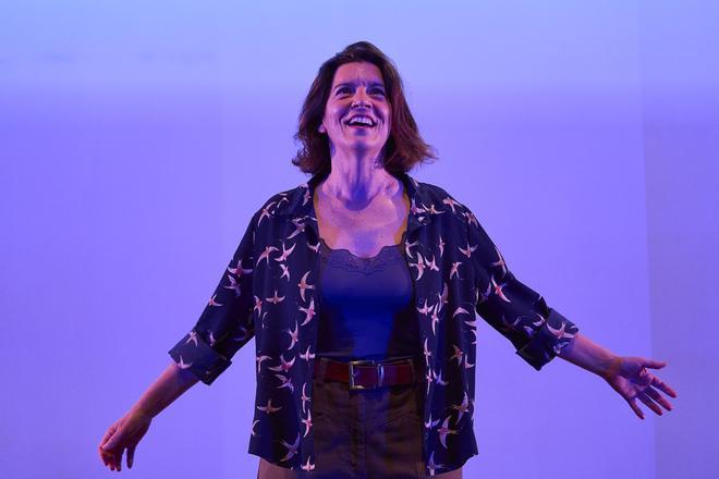 Laia Marull encarna a una protagonista que no encuentra su lugar en 'Inventari de fugues'