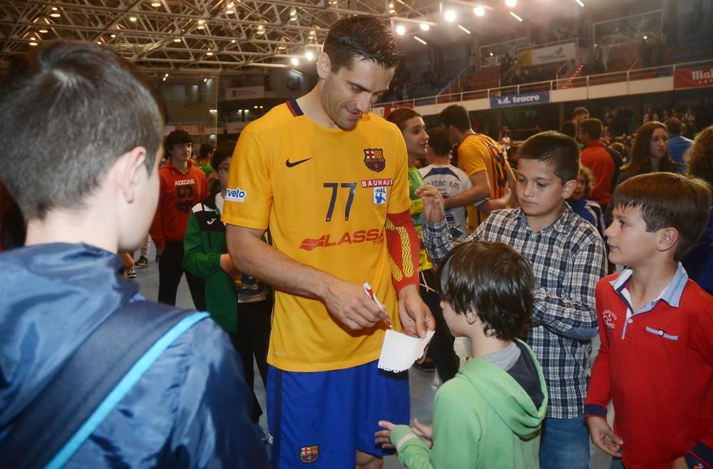 La apisonadora blaugrana arrolla al Teucro